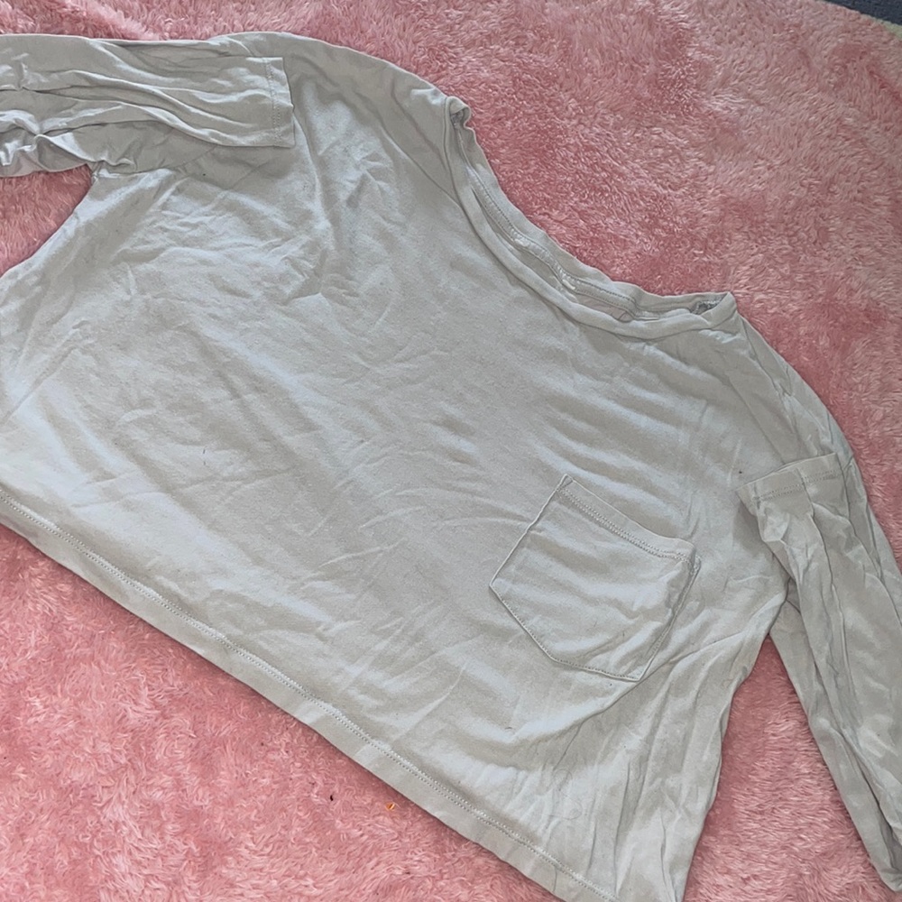 Cropped light grey cropped top
